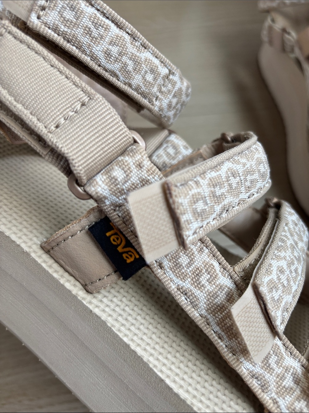Women's Teva Mevia Flatform Strappy Sandal - Picture 11 of 12